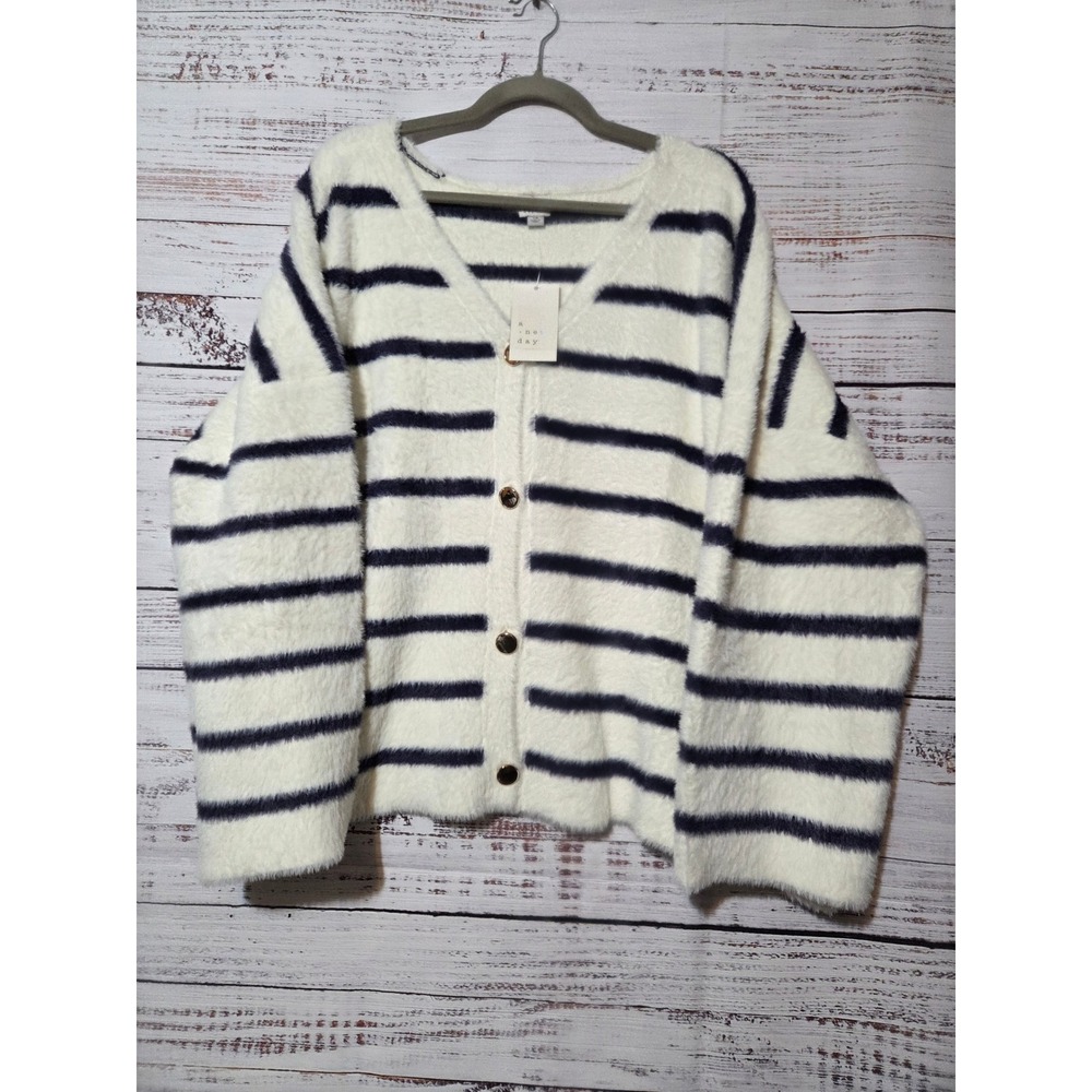 A New Day Womens 4X Navy Stripe Fuzzy Eyelash Knit V-Neck Cardigan Sweater NWT